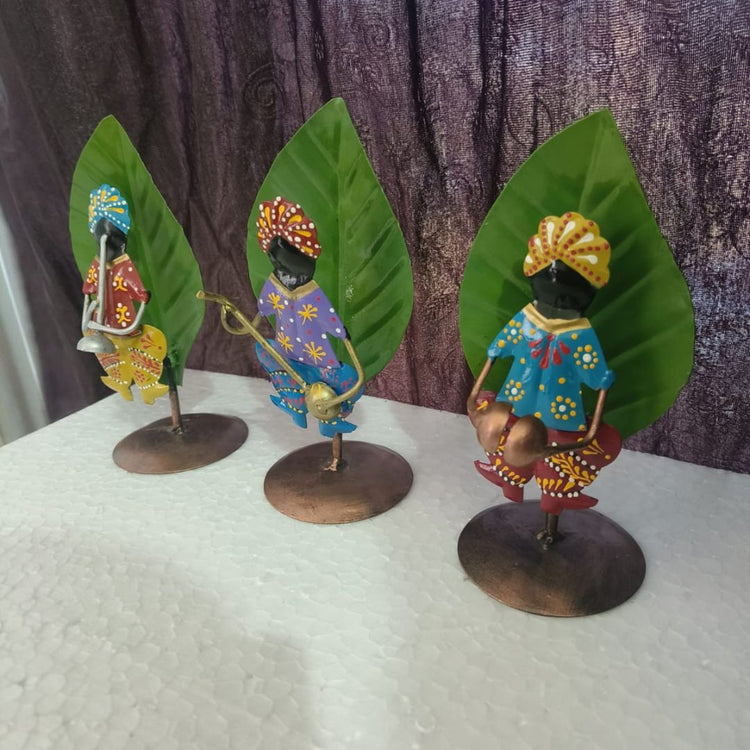 Metal Table Decor by Hans Art Expertly crafted by artisans in Jodhpur, India Made of High quality Wrought Iron Metal It feature an anti-rust powder coating for a long-lasting finish Finished with a Hand Brush Painting and lacquer for a smooth and polished look Perfect for your living room, bedroom, hall, office reception, guest room, and hotel reception Size: 3 x 12 Inches The product is packed by professionals for safe delivery Designed to make your home look complete