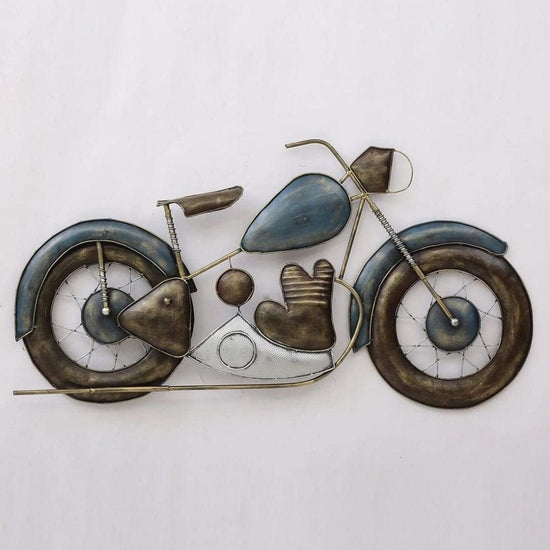 Add a stylish touch to your living room with this 44 x 27 inch designer bike wall décor. Carefully crafted from premium-quality iron metal, it&
