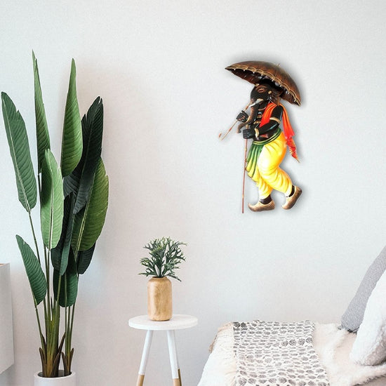 Traditional Wall Decor by Hansart Total Wall Coverage Area: (15 x 25 Inches) High Quality Metallic Construction Hanging Mechanism included Perfect for your living room, bedroom, hall, office reception, guest room, and hotel reception The product is packed by professionals for safe delivery Designed to make your home look complete "Hansart Made In India because India itself is an art".