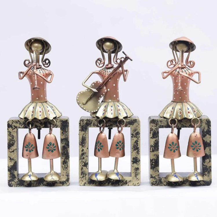 Table Decor By Hans Art Set of 3 Size: 3 x 10 Inches Expertly crafted by artisans in Jodhpur, India Made of Wrought Iron Metal It feature an anti-rust powder coating for a long-lasting finish Hanging Mechanism included Finished with a spray paint and lacquer for a smooth and polished look Perfect for your living room, bedroom, hall, office reception, guest room, and hotel reception The product is packed by professionals for safe delivery Designed to make your home look complete